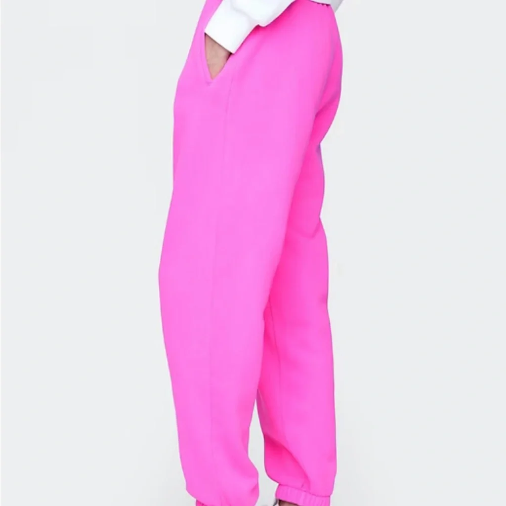 Womans Pink Jogger sweatpants - Picture 2 of 4